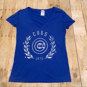 VS PINK Chicago Cubs T-shirt